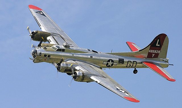 B-17G-Flying-Fortress-Yankee-Lady-640x38