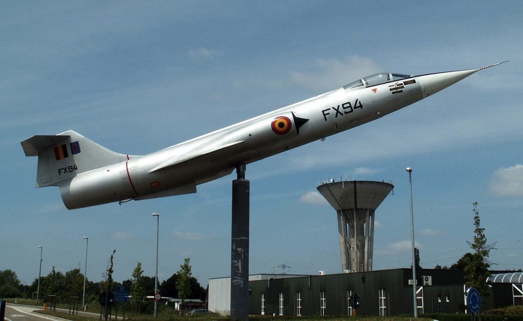Belgian Air Force F-104 Starfighter at the Kleine-Brogel Air Base.  Because you can never have too many pictures of the Starfighter.