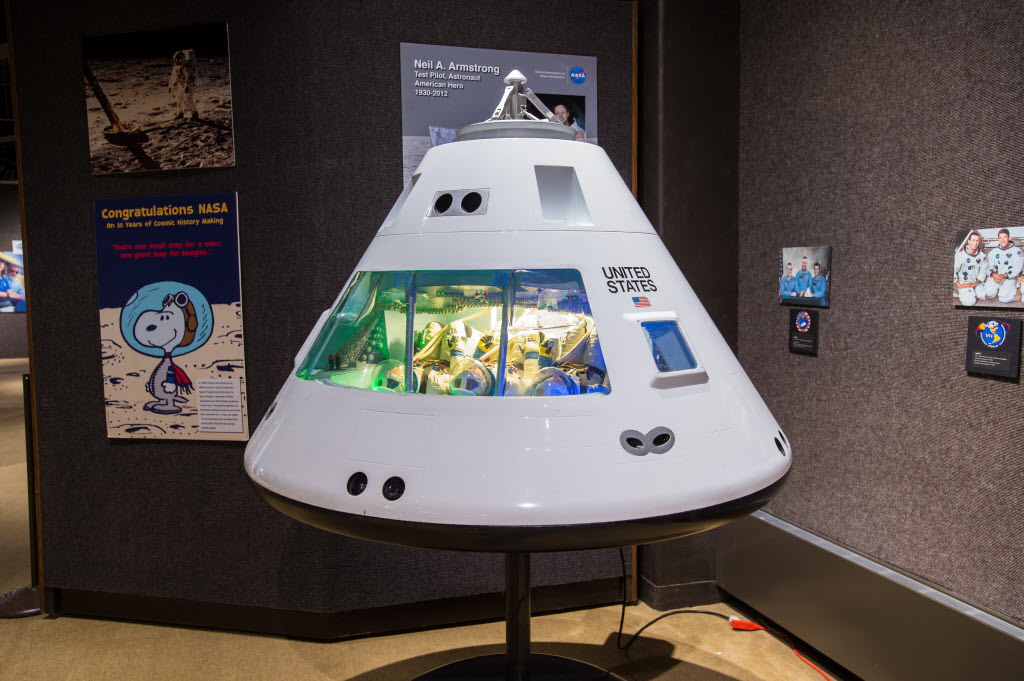 Apollo exhibit brings artifacts from the moon_07d7_9