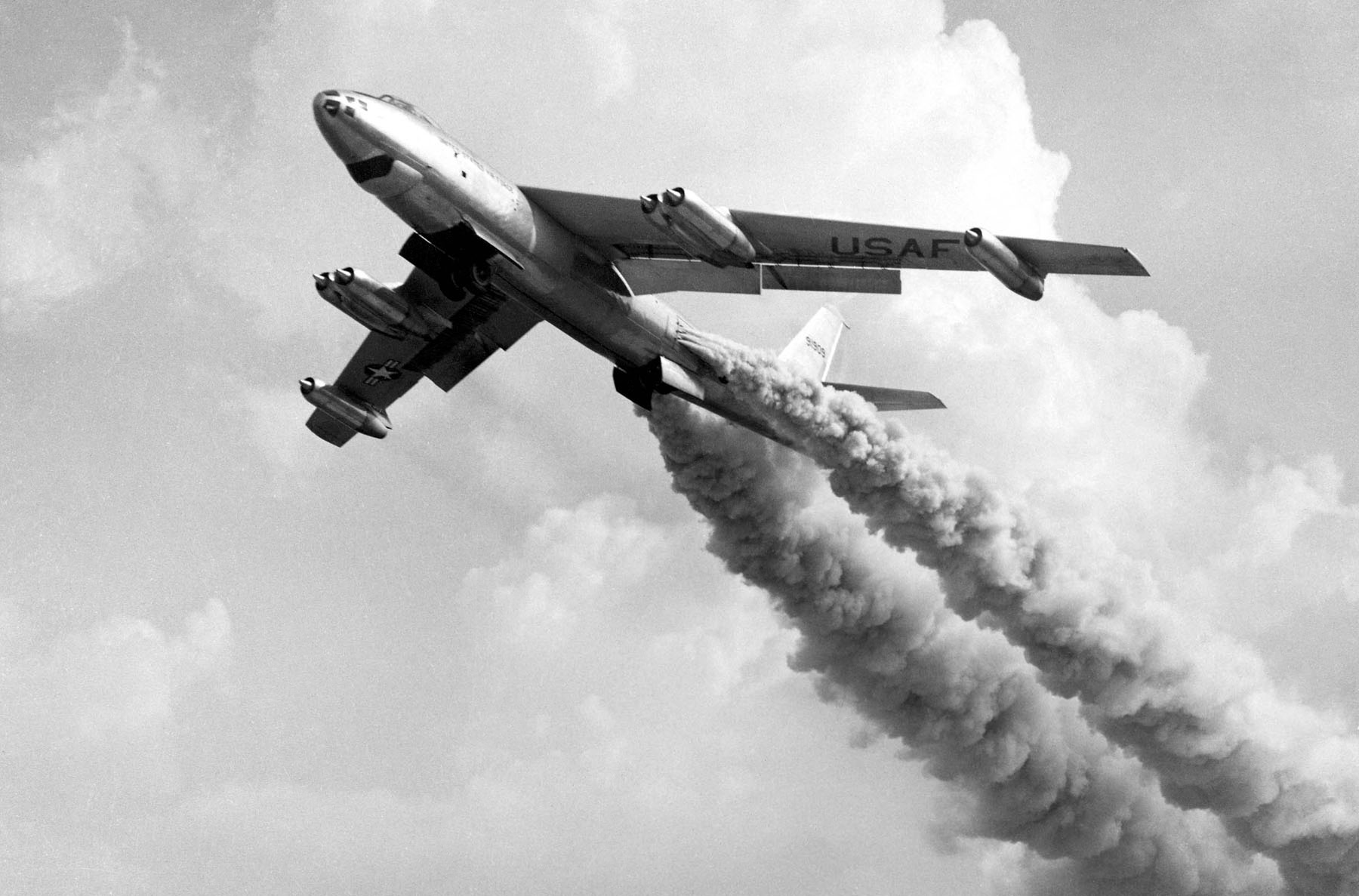 b-47-using-jet-assist-take-off