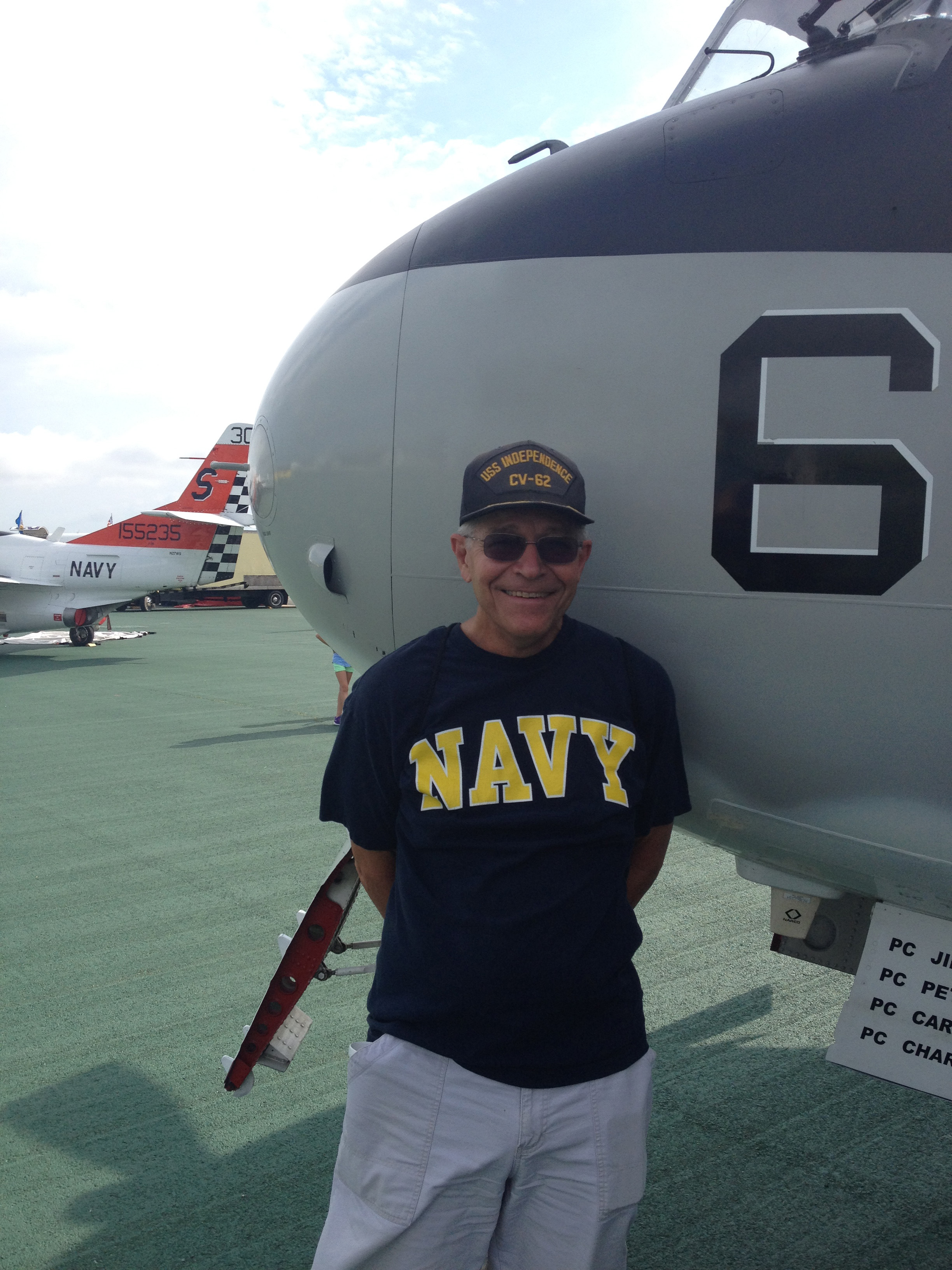One  of the many former navy crewmen who did time in or on "Miss Belle" during her service life met up with the aircraft during a 2014 show, a regular occurrence for Doug Goss. (photo via Doug Goss)