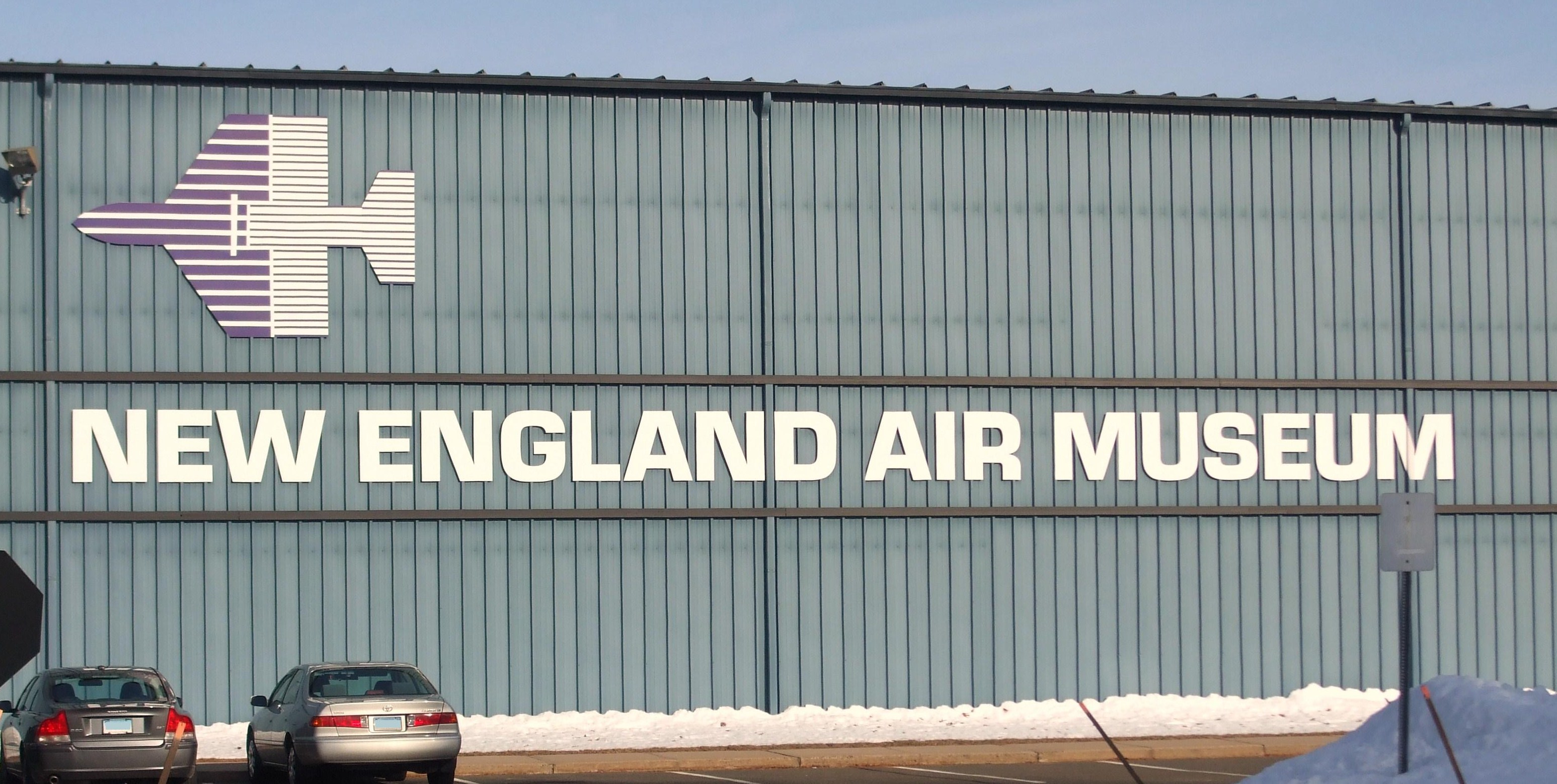 Exterior of the New England Air Museum, Windsor Locks, CT, USA. ( Via wikipedia)