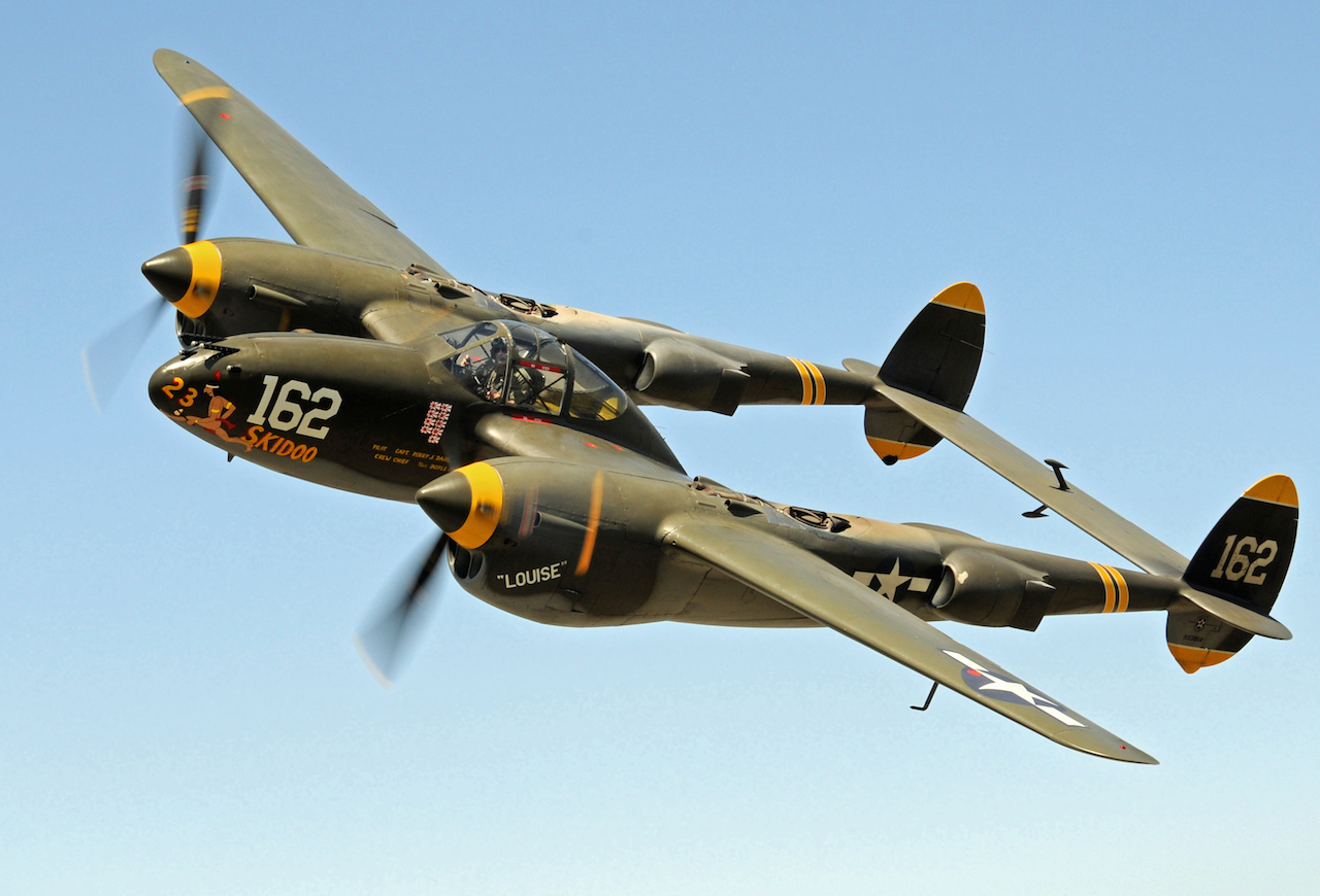 http://warbirdsnews.com/wp-content/uploads/Planes-Of-Fame-P38-Lightning-copy.jpg