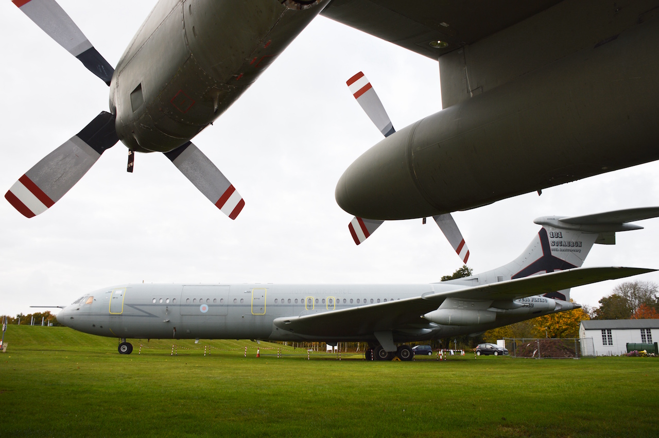 VC10 XR808 now on display next to the Lockheed Hercules C130K Mk3. ('©Trustees of the Royal Air Force Museum’)