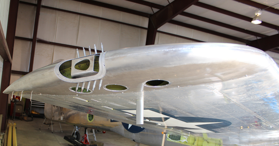 The right-hand wing tip with tip light mount and three holes for the identification lights. (Photo via Tom Reilly)