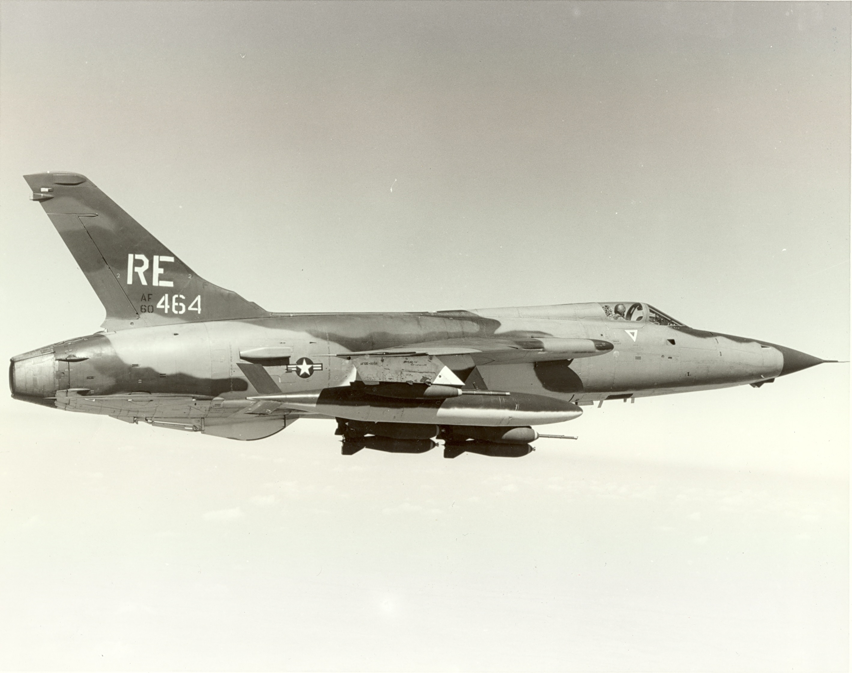 Republic F-105D-10-RE Thunderchief 60-0464, 355th Tactical Fighter Wing, Takhli RTAFB. (U.S. Air Force)