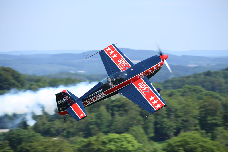 Mike Rottland in his powerful Extra 300S. (photo via Johannes Kleine)