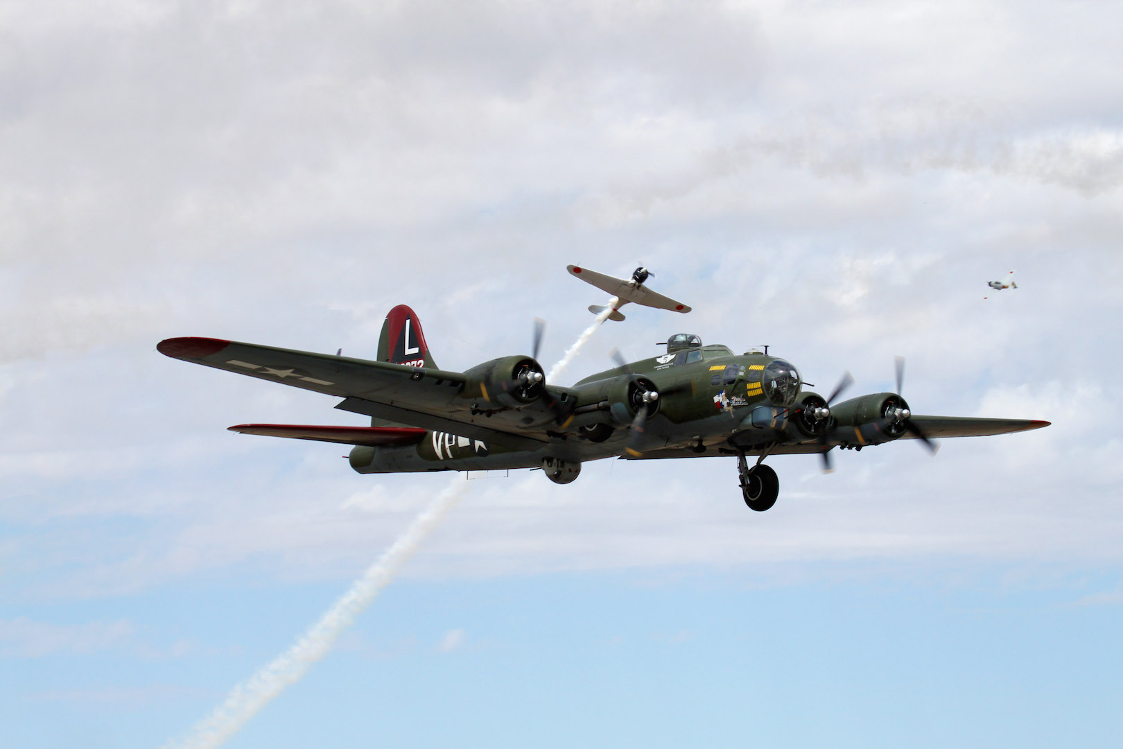 The B-17 "Texas Raiders" and the CAF Tora! Tora! Tora! Saquadron. ( Image by Kevin Hong)