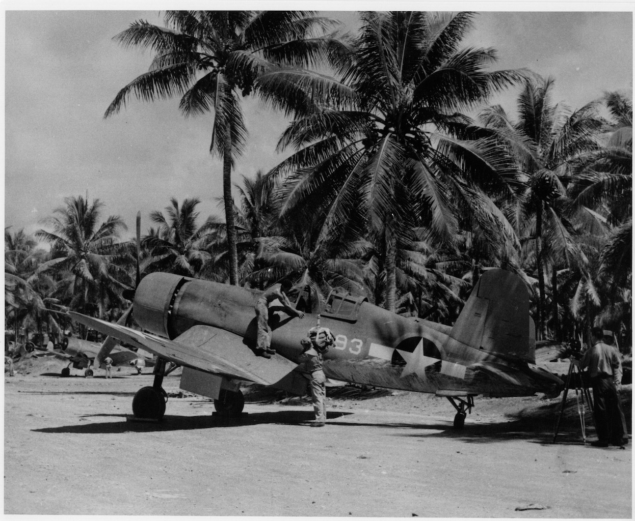 F4U-1 Corsair of 1st Lt Rolland N. Rinabarger of VMF-214, Esprito Santo 1943. ( Photo by Mike Schneider Collection)
