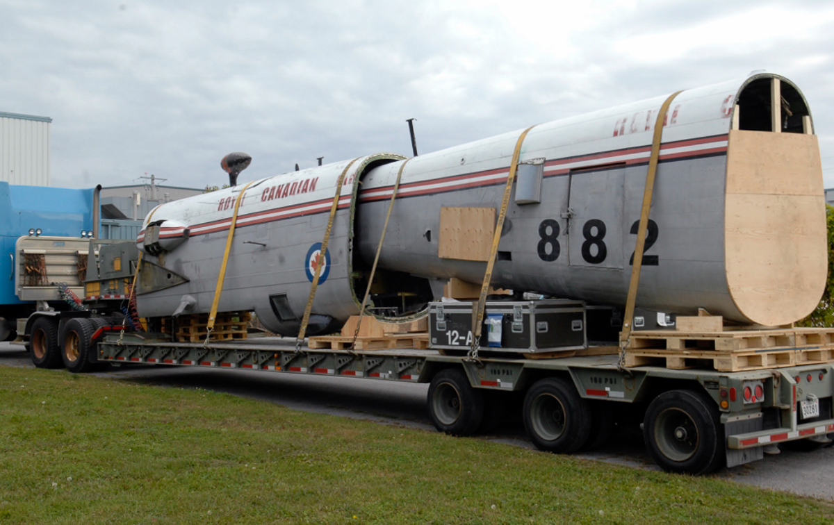 The rear fuselage of Lancaster KB882 arrives in Trenton, Ontario. (Photo by Josh Bambrough, NAFMC via RCAF)